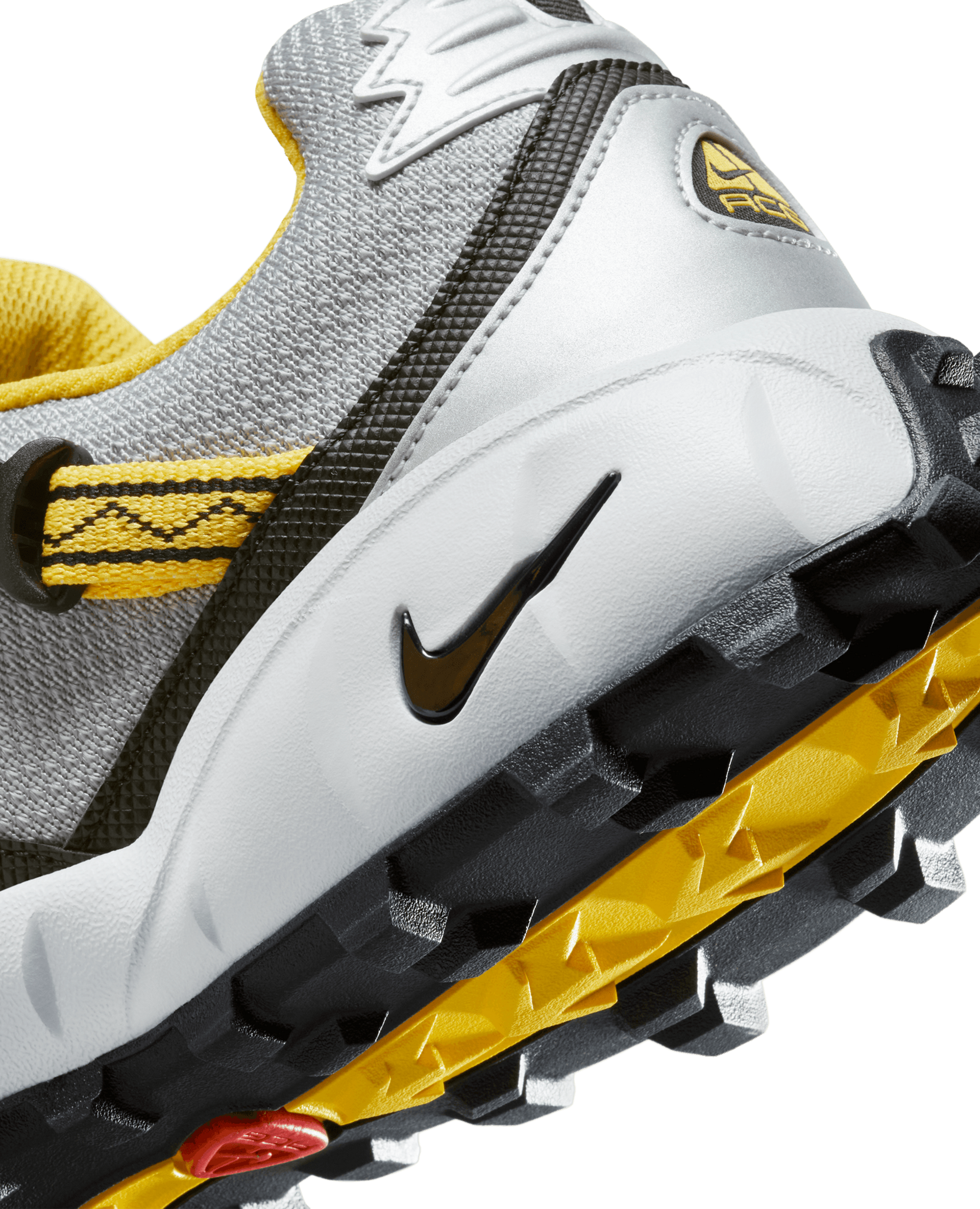Nike ACG Phassad (Black/Yellow Zest-Metalic Silver)